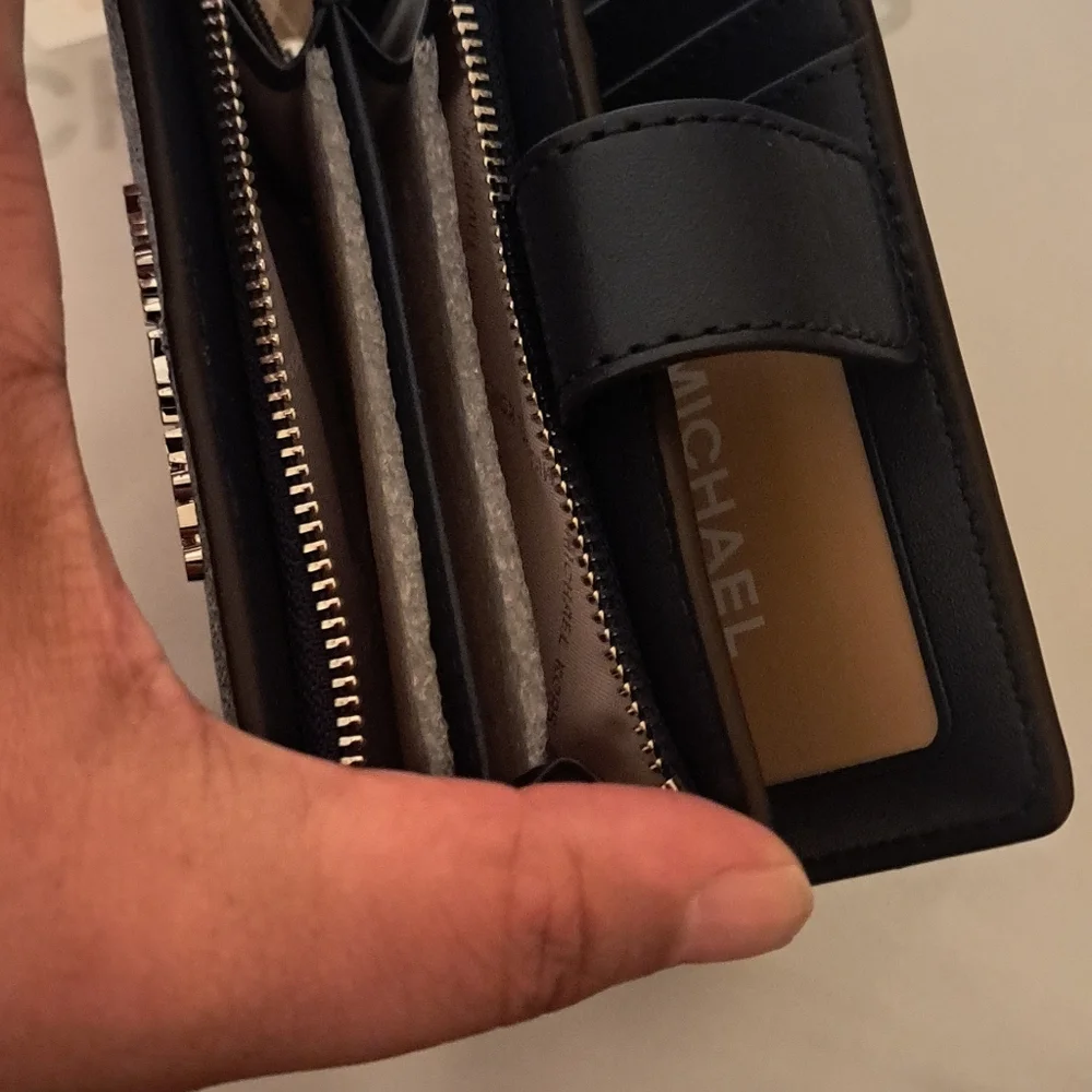 Michael Kors Men's Black Wallet NWT.  Dust Bag NWT included